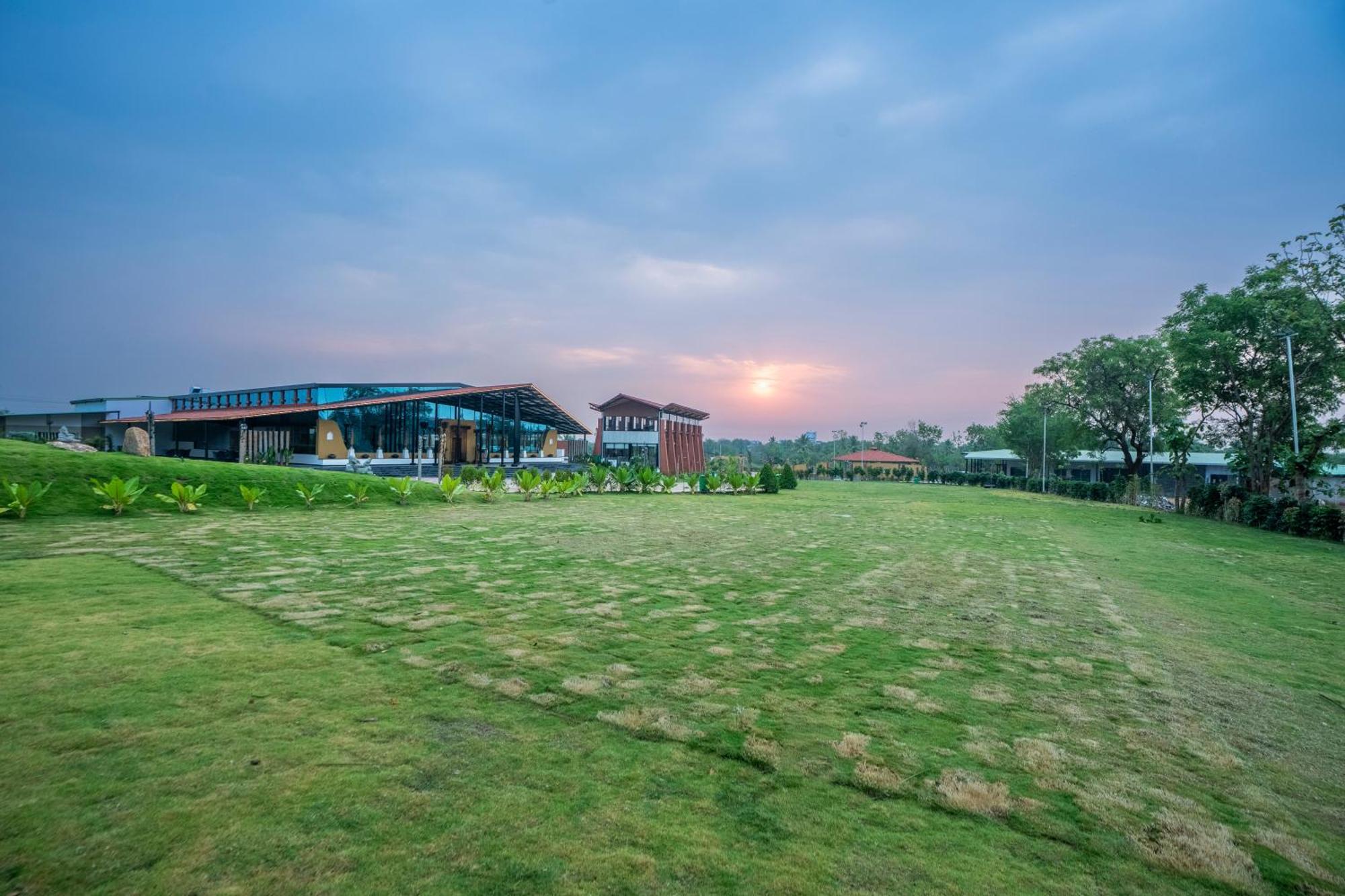 Serene Resort Hyderabad เชมชาบัด ภายนอก รูปภาพ