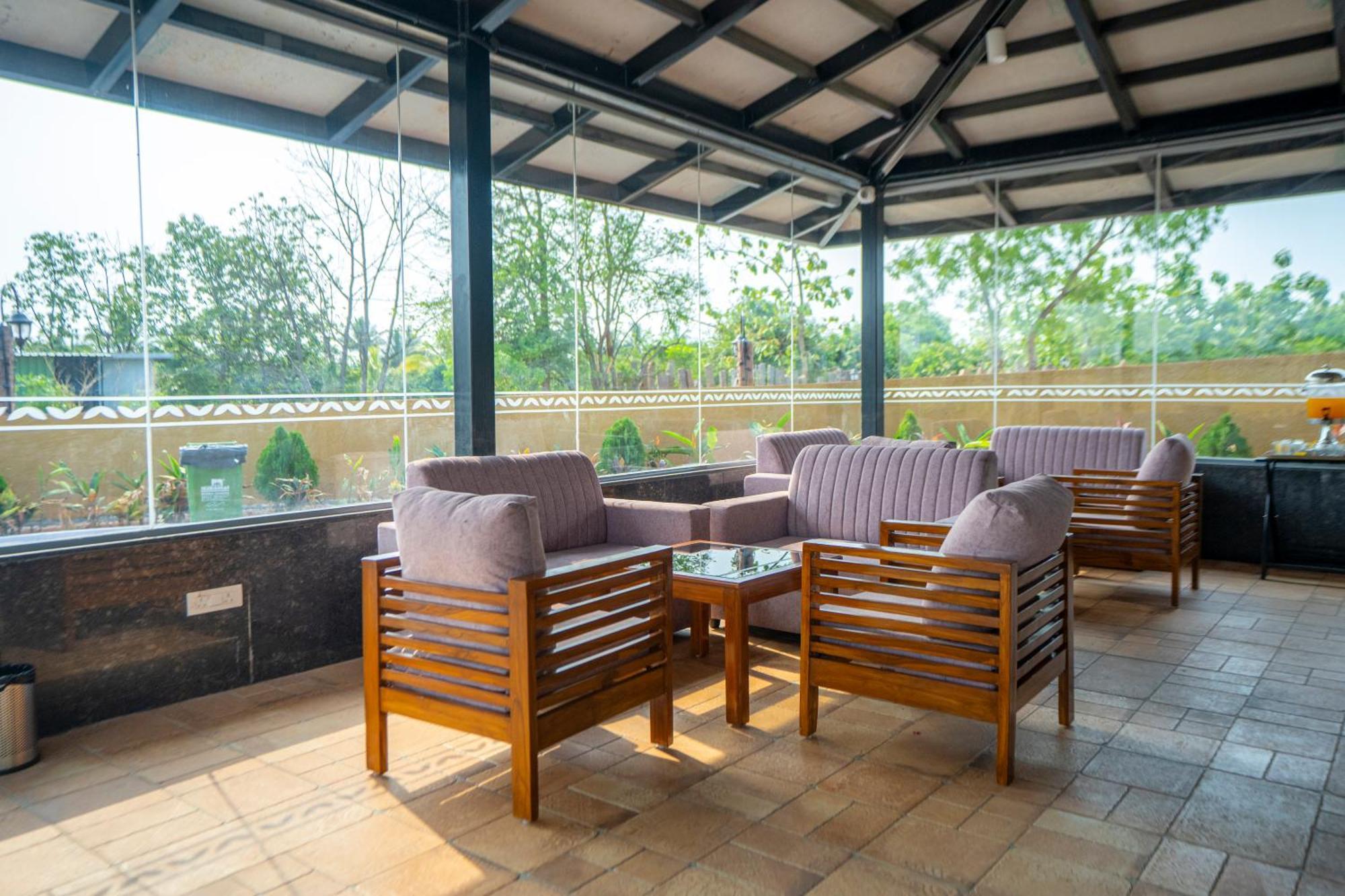 Serene Resort Hyderabad เชมชาบัด ภายนอก รูปภาพ